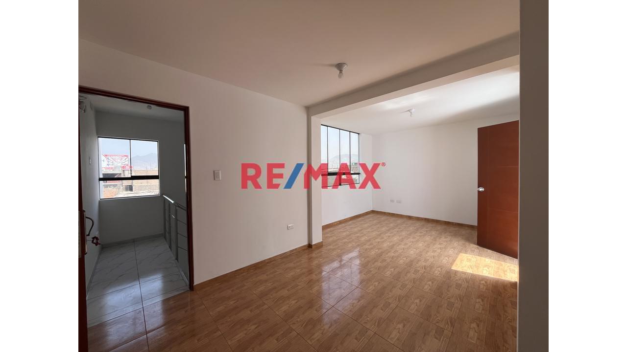 Amplio Departamento En Venta En El Agustino
