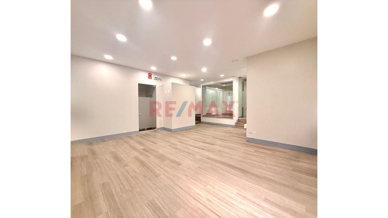 🏢 Oficina En Alquiler En San Isidro | 190 M² + 2 Cocheras Lineales (4 Vehículos ) — foto 4