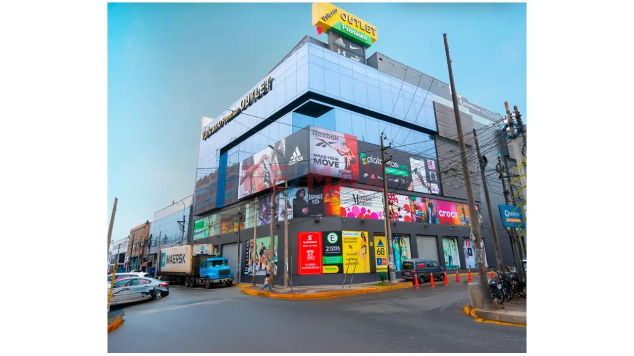 Venta De Casa De 4 Pisos Con Terraza Y Cochera En Ate - 7