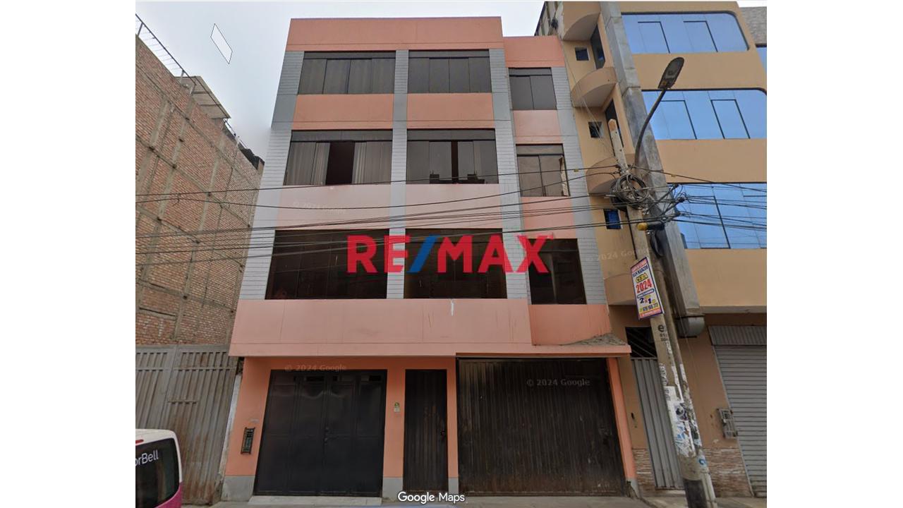 Venta De Casa De 4 Pisos Con Terraza Y Cochera En Ate - 1