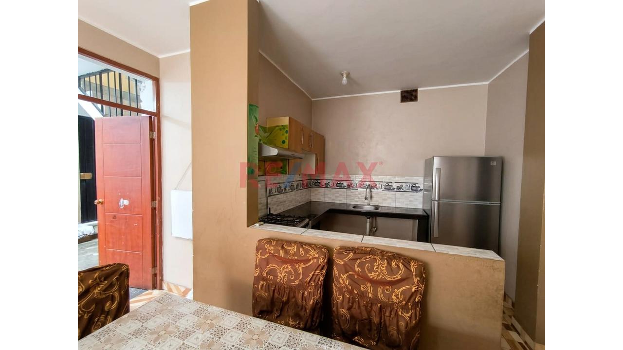 ¡Casa En Esquina En Venta En Sjl! 3 Niveles, Cochera/Negocio Y Gas Natural | Santa Rosa Del Sauce - 11