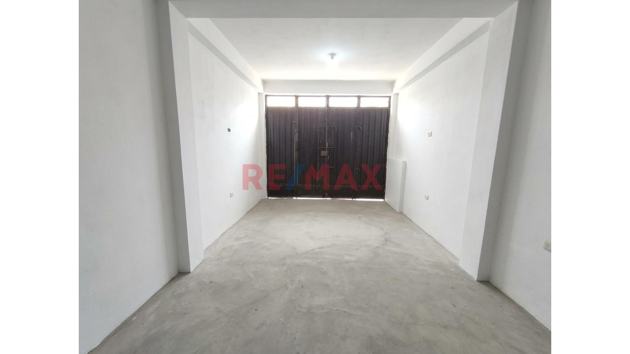 ¡Casa En Esquina En Venta En Sjl! 3 Niveles, Cochera/Negocio Y Gas Natural | Santa Rosa Del Sauce - 2