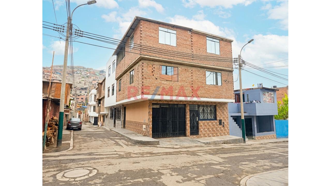 ¡Casa En Esquina En Venta En Sjl! 3 Niveles, Cochera/Negocio Y Gas Natural | Santa Rosa Del Sauce - 1