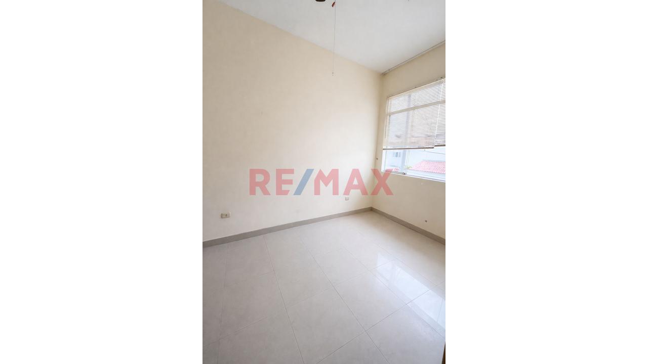 Ocasion Venta De Lindo Triplex Ubicado En Urb Los Cocos Del Chipe O S - 5