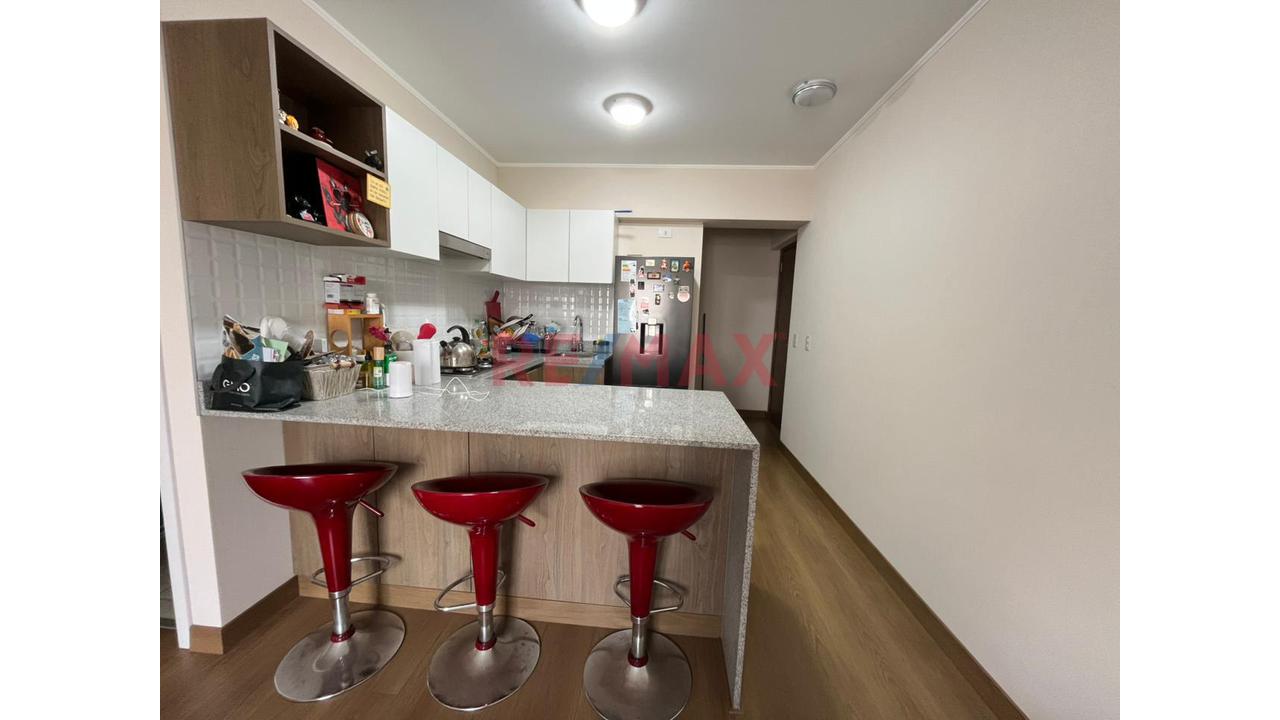Alquilo Moderno Departamento Totalmente Amoblado En Surquillo Limite Con San Isidro — foto 2