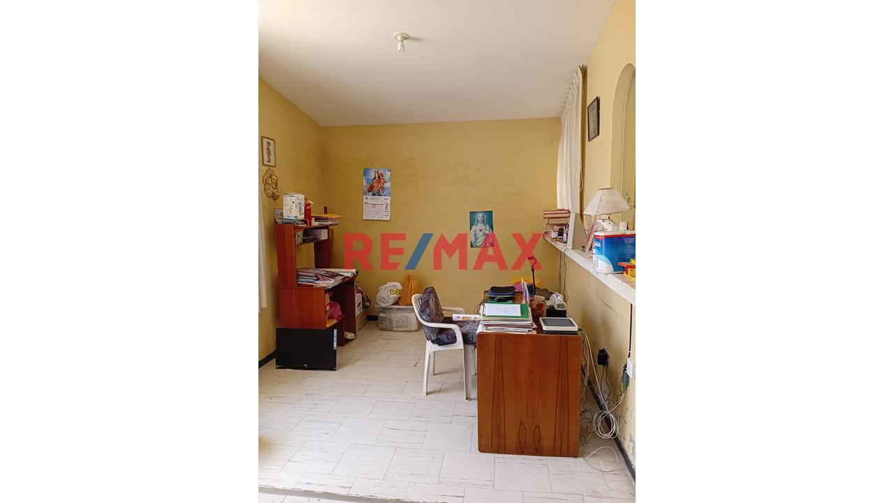 Venta De Casa Como Terreno En La Encantada De Villa Chorrillos - 1910 M2 - 9