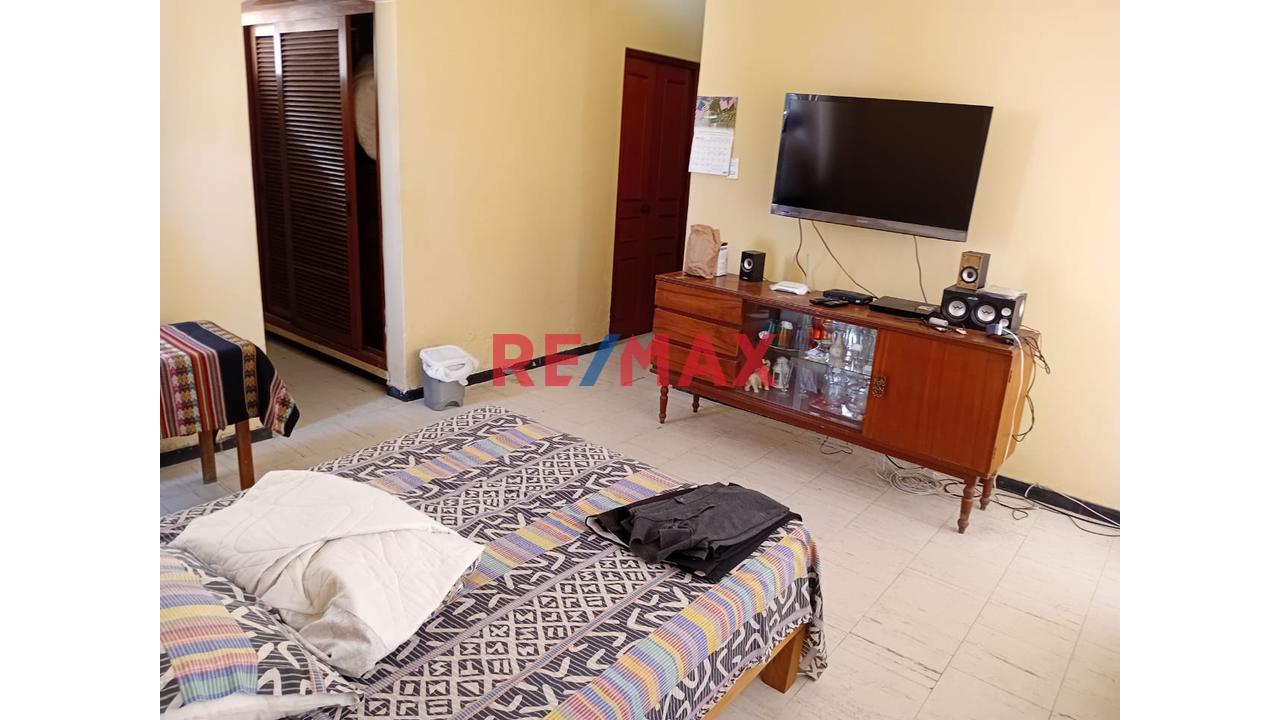 Venta De Casa Como Terreno En La Encantada De Villa Chorrillos - 1910 M2 - 13