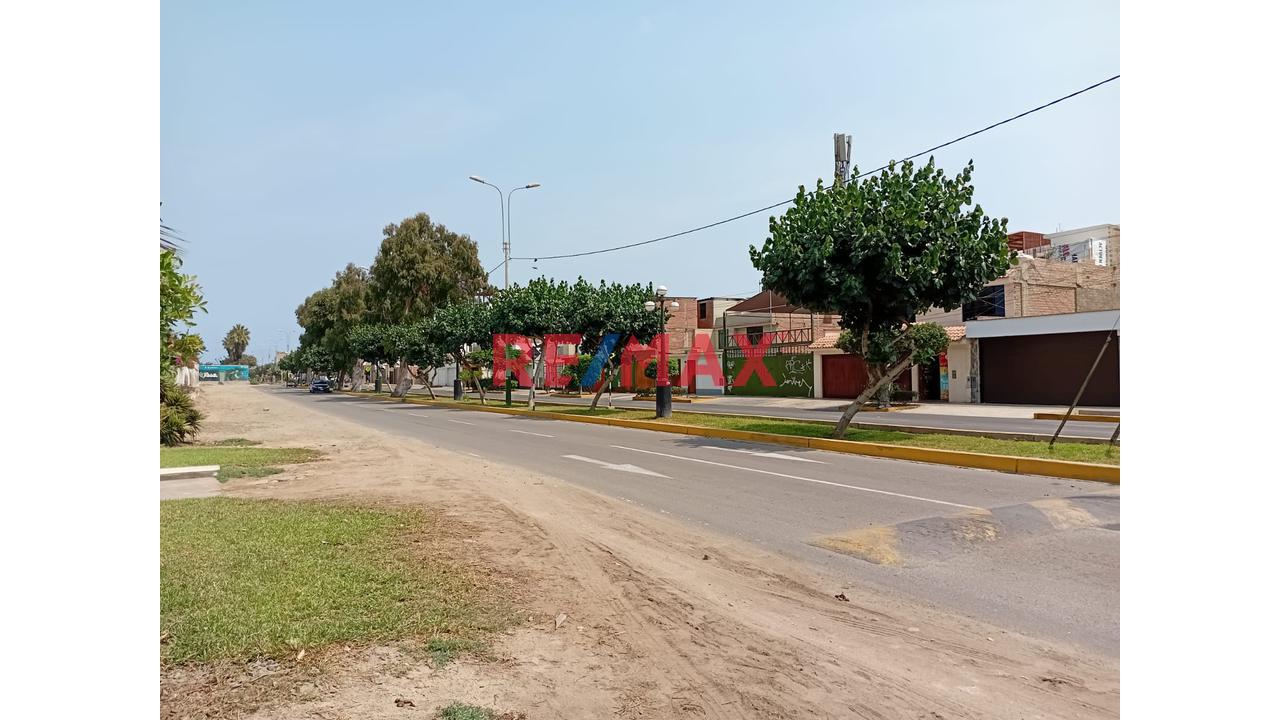 Venta De Casa Como Terreno En La Encantada De Villa Chorrillos - 1910 M2 - 16