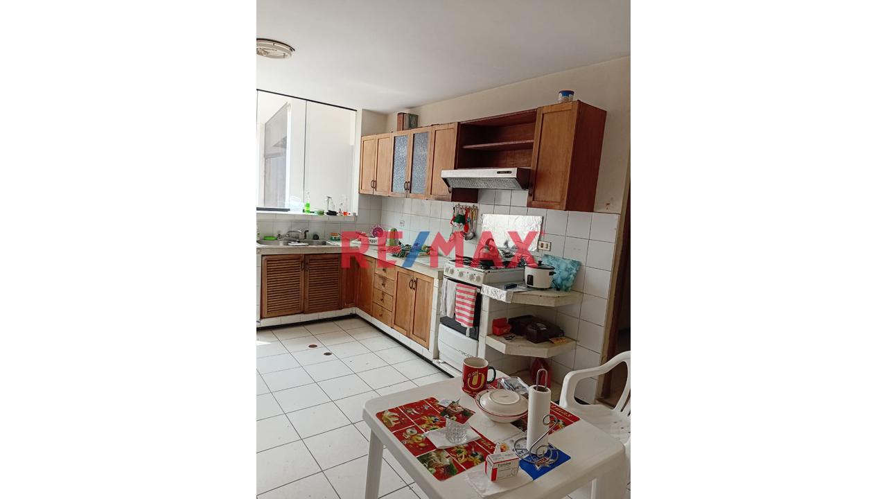 Venta De Casa Como Terreno En La Encantada De Villa Chorrillos - 1910 M2 - 11