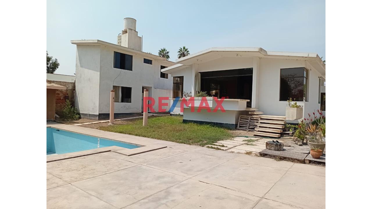 Venta De Casa Como Terreno En La Encantada De Villa Chorrillos - 1910 M2 - 4