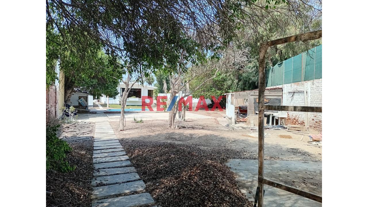 Venta De Casa Como Terreno En La Encantada De Villa Chorrillos - 1910 M2 - 14