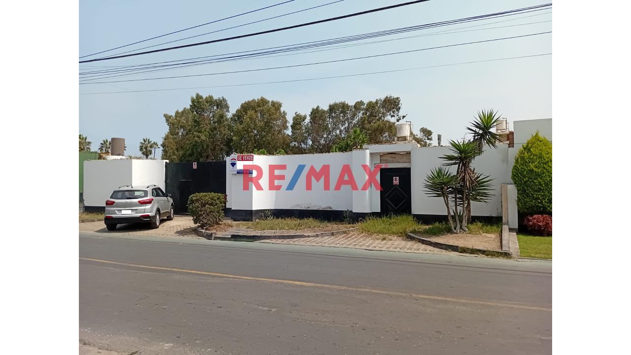Venta De Casa Como Terreno En La Encantada De Villa Chorrillos - 1910 M2 - 2