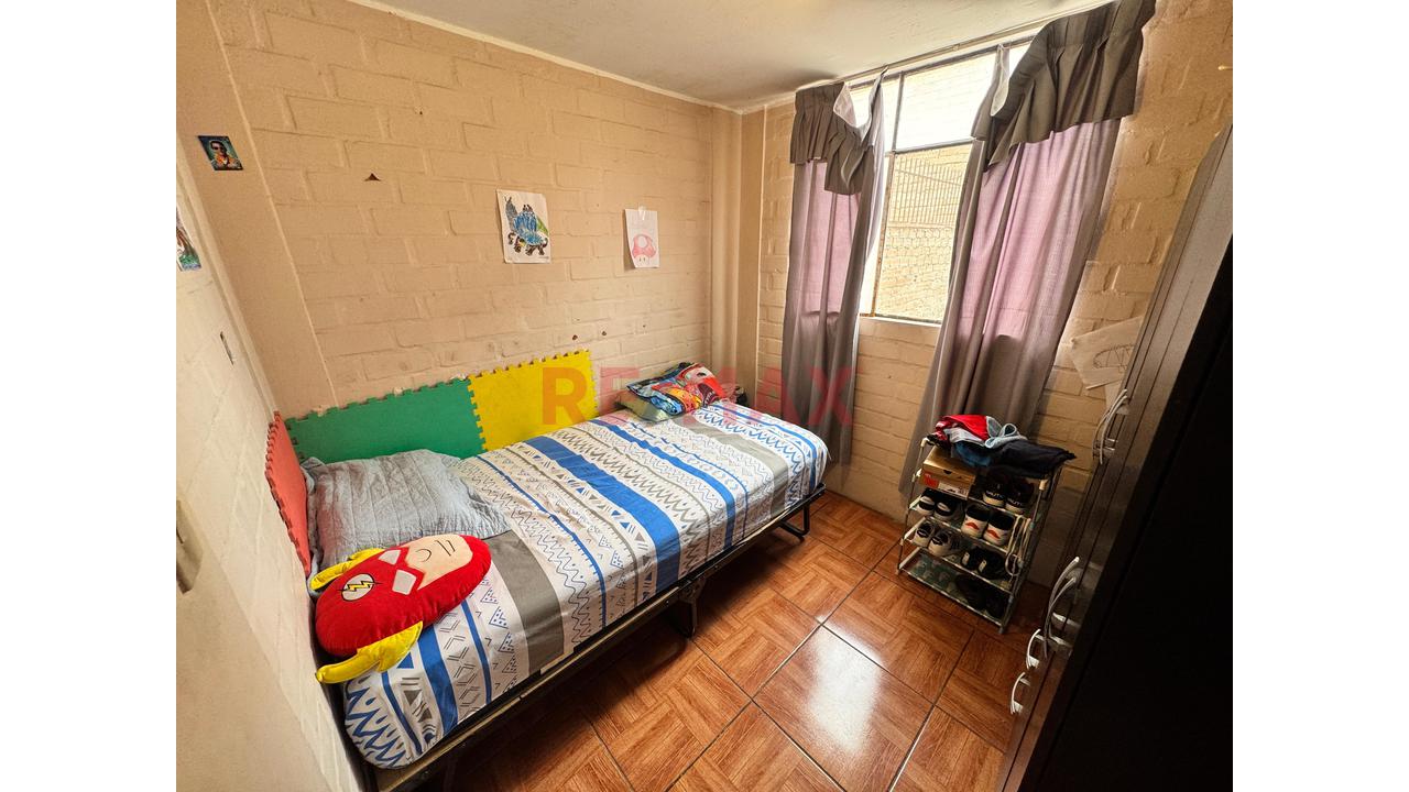 Vendemos Casa Frente A Parque Con Cochera - Ideal Para Adaptarla A Tu Estilo - - 11