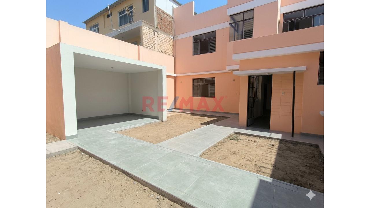 En Alquiler: Amplia Y Exclusiva Casa En Urb. Santa Inés - 10