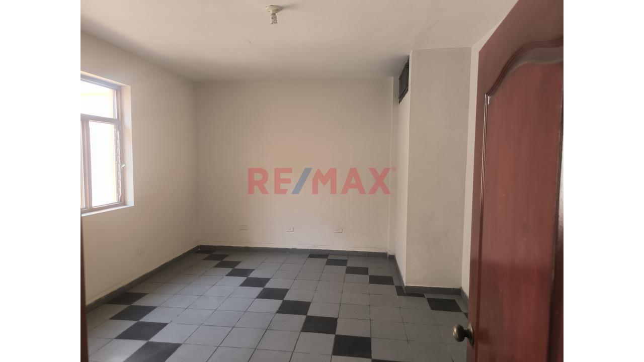 En Alquiler: Amplia Y Exclusiva Casa En Urb. Santa Inés - 8