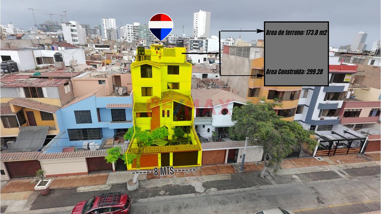 Venta De Casa Multifamiliar De 4 Pisos, Múltiples Habitaciones Y Baños Sobre Terreno De 173 M² C/Estacionamiento - 299.28 M2 De Construccion - 3