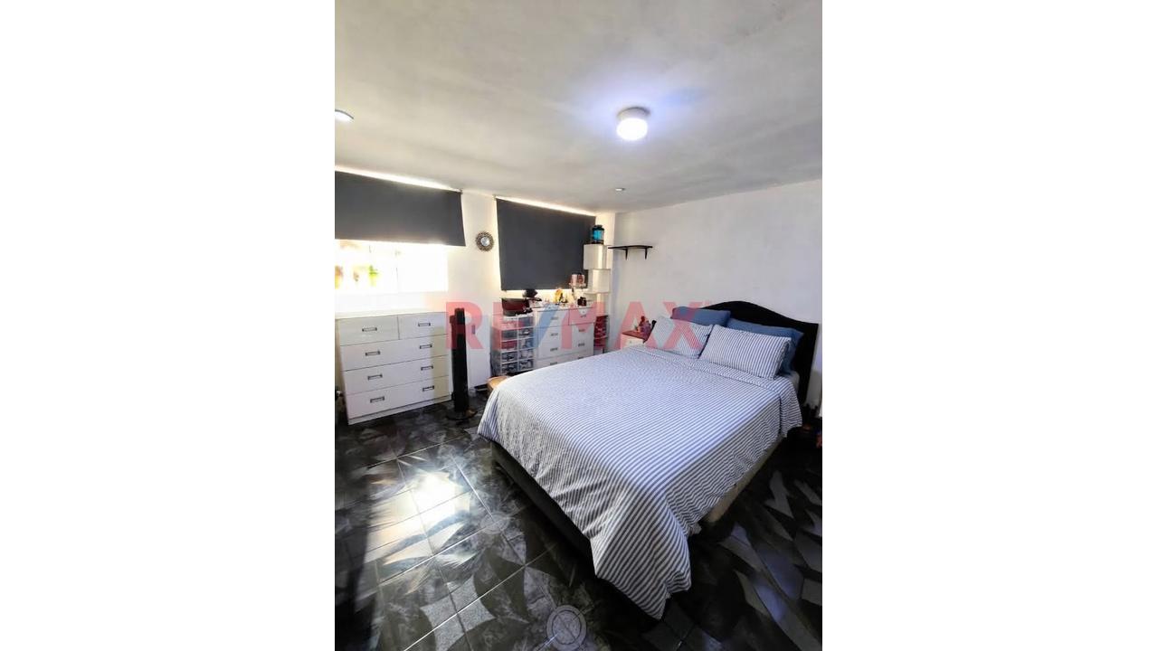 Venta De Casa Multifamiliar De 4 Pisos, Múltiples Habitaciones Y Baños Sobre Terreno De 173 M² C/Estacionamiento - 299.28 M2 De Construccion - 2