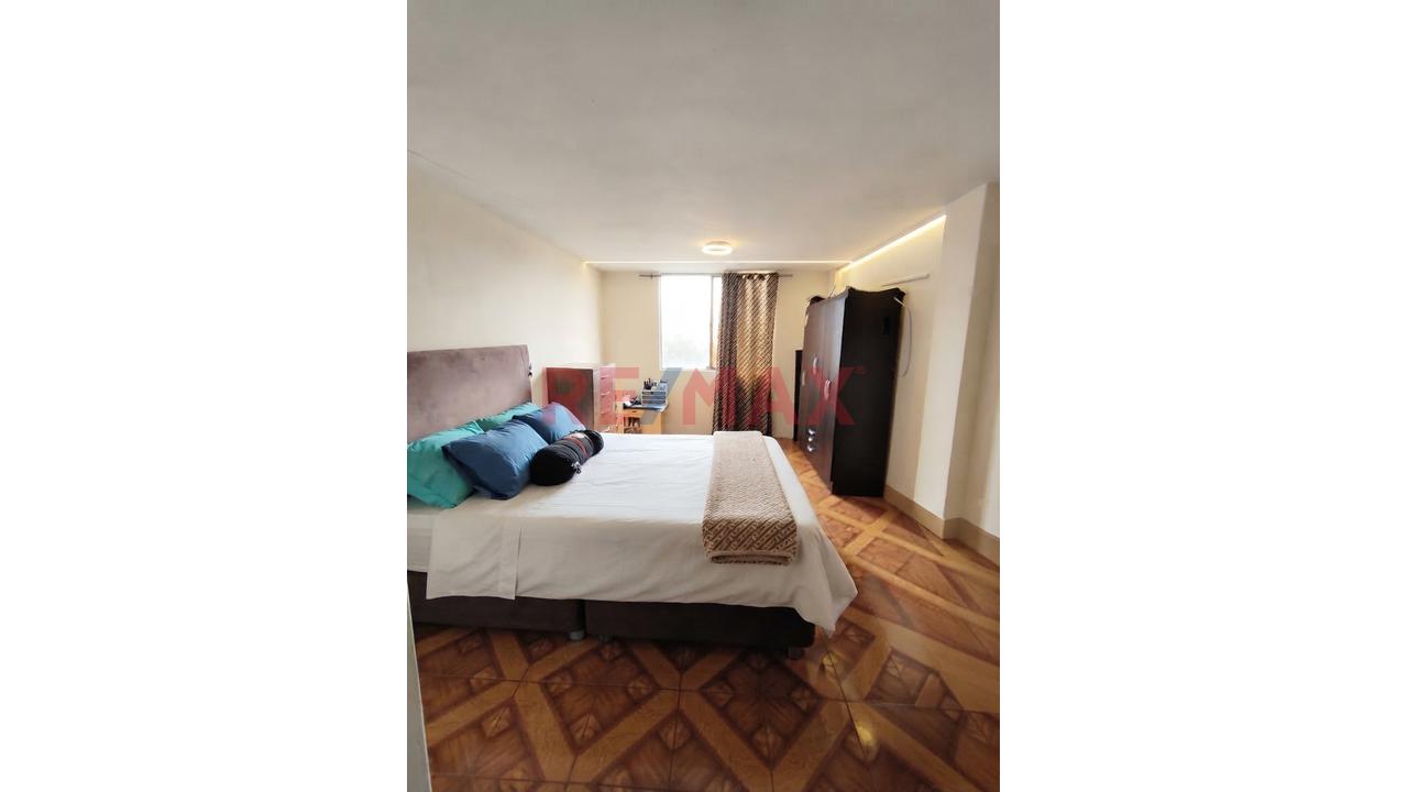 Venta De Casa Multifamiliar De 4 Pisos, Múltiples Habitaciones Y Baños Sobre Terreno De 173 M² C/Estacionamiento - 299.28 M2 De Construccion - 13