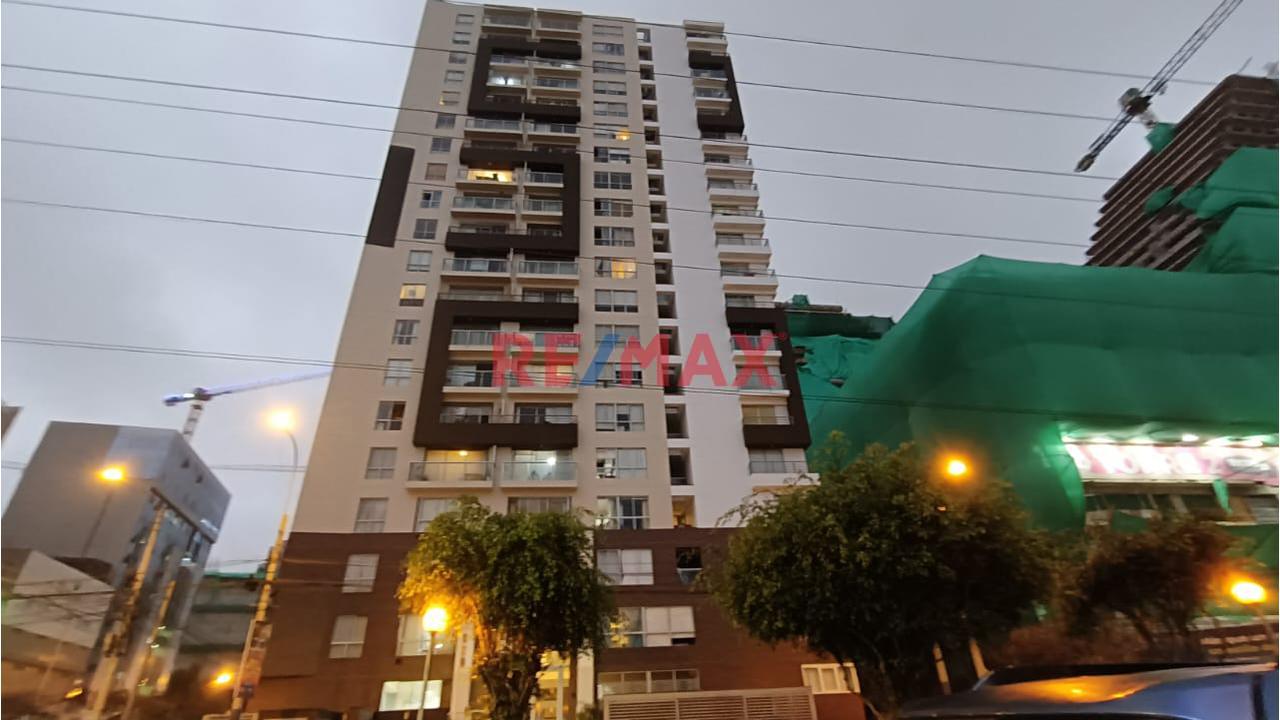 Se Vende Departamento En San Miguel 71.80 M2 Con 3 Habitaciones, Sin Cochera.