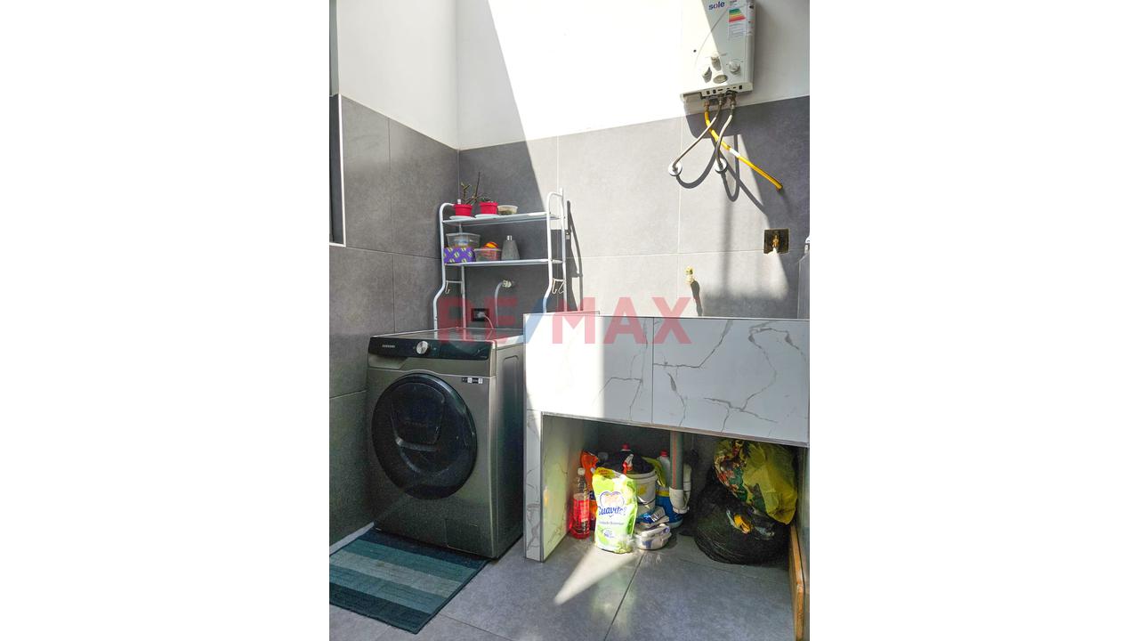 ¡Alquila Amplia Y Hermosa Casa De 2 Niveles | 4 Dormitorios + Cochera | 180 M²! - 15