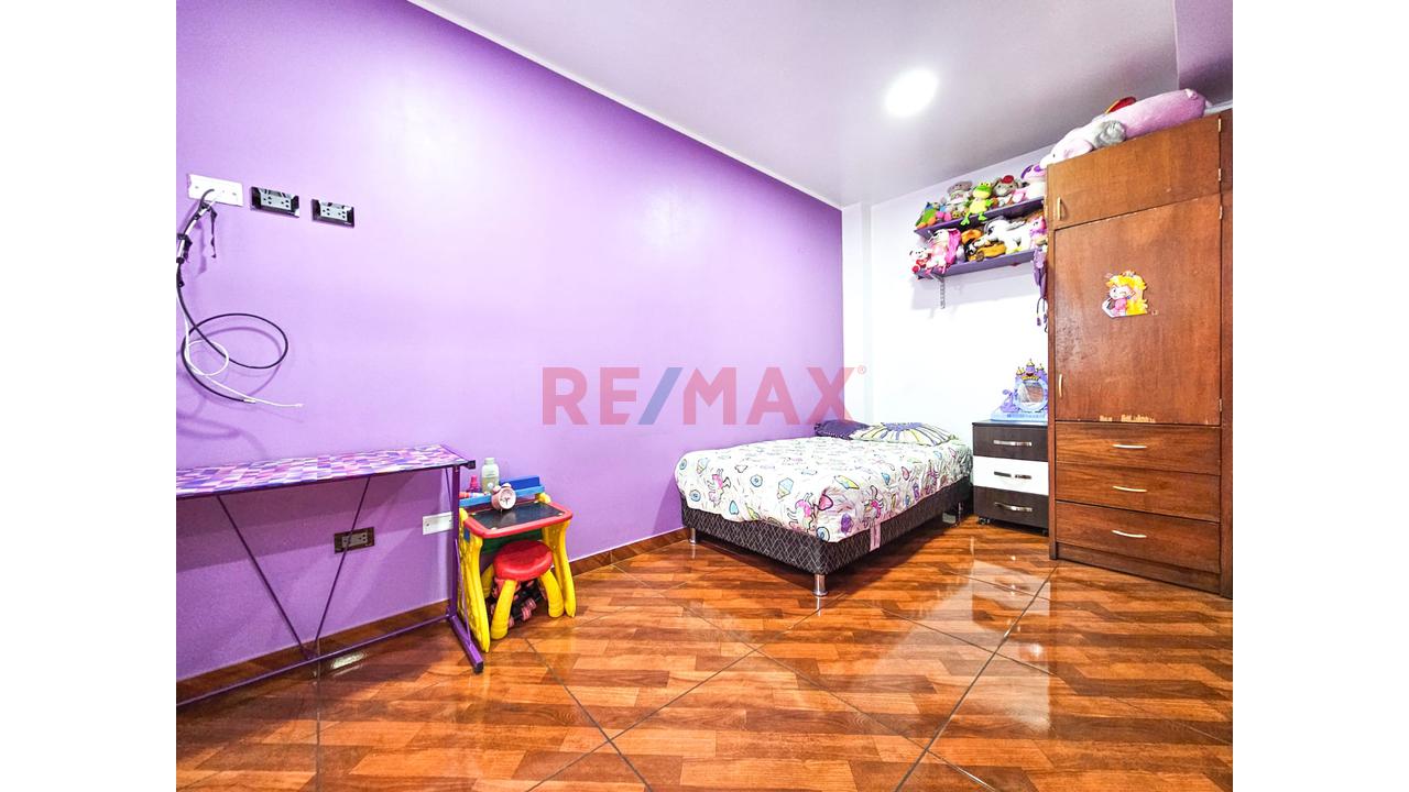 ¡Alquila Amplia Y Hermosa Casa De 2 Niveles | 4 Dormitorios + Cochera | 180 M²! - 5