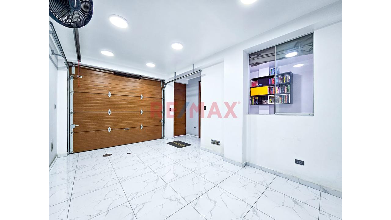 ¡Alquila Amplia Y Hermosa Casa De 2 Niveles | 4 Dormitorios + Cochera | 180 M²! - 20