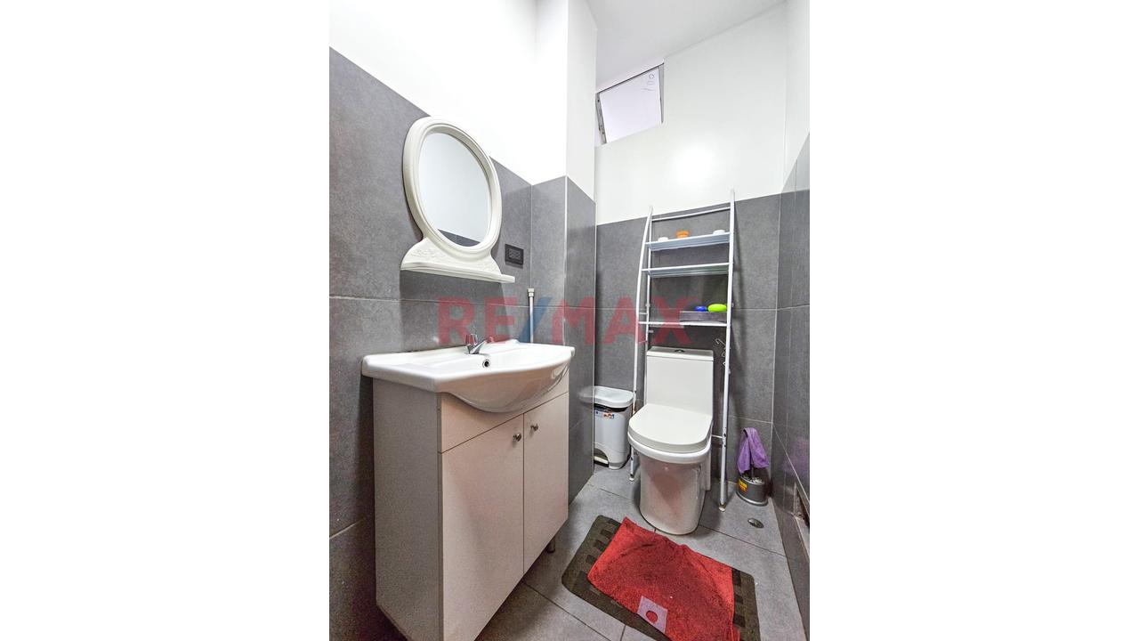 ¡Alquila Amplia Y Hermosa Casa De 2 Niveles | 4 Dormitorios + Cochera | 180 M²! - 2