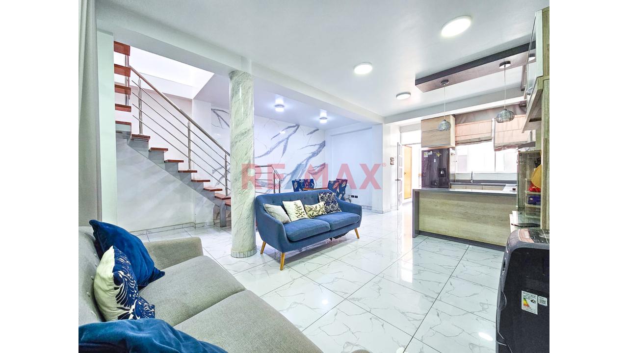 ¡Alquila Amplia Y Hermosa Casa De 2 Niveles | 4 Dormitorios + Cochera | 180 M²! - 12