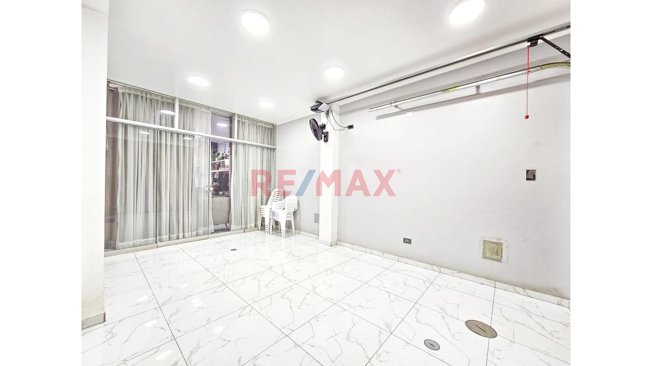 ¡Alquila Amplia Y Hermosa Casa De 2 Niveles | 4 Dormitorios + Cochera | 180 M²! - 8