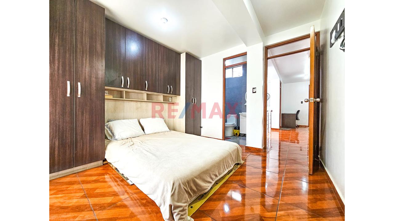 ¡Alquila Amplia Y Hermosa Casa De 2 Niveles | 4 Dormitorios + Cochera | 180 M²! - 17
