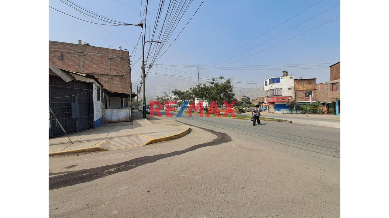 🚨 ¡Ocasión Para Vivir E Invertir En Sjl! 🏡💰 🔥 Casa De 3 Pisos + Amplia Azotea - 4