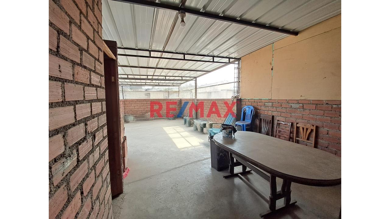 🚨 ¡Ocasión Para Vivir E Invertir En Sjl! 🏡💰 🔥 Casa De 3 Pisos + Amplia Azotea - 12
