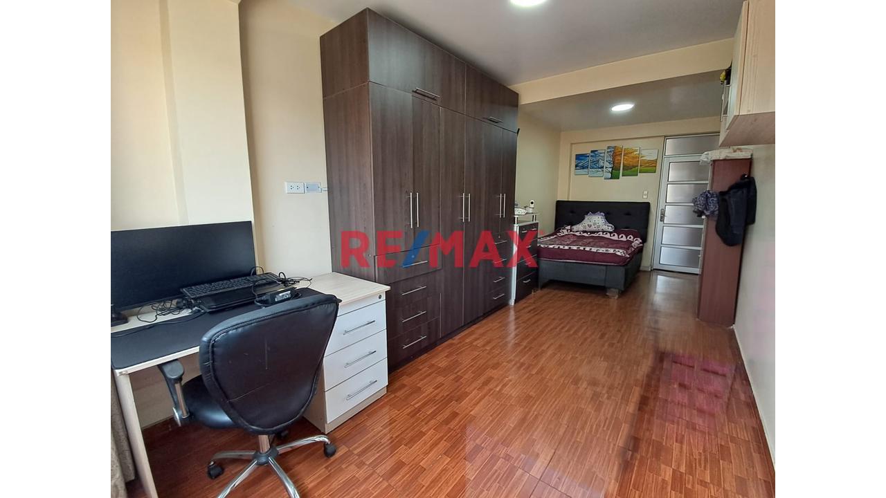 🚨 ¡Ocasión Para Vivir E Invertir En Sjl! 🏡💰 🔥 Casa De 3 Pisos + Amplia Azotea - 7