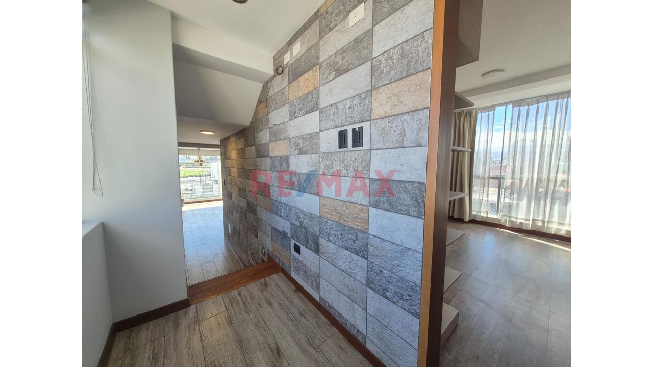 Exclusivo Dúplex En Esquina Frente A Parque Con Terraza Y Vista A Los Volcanes - 8