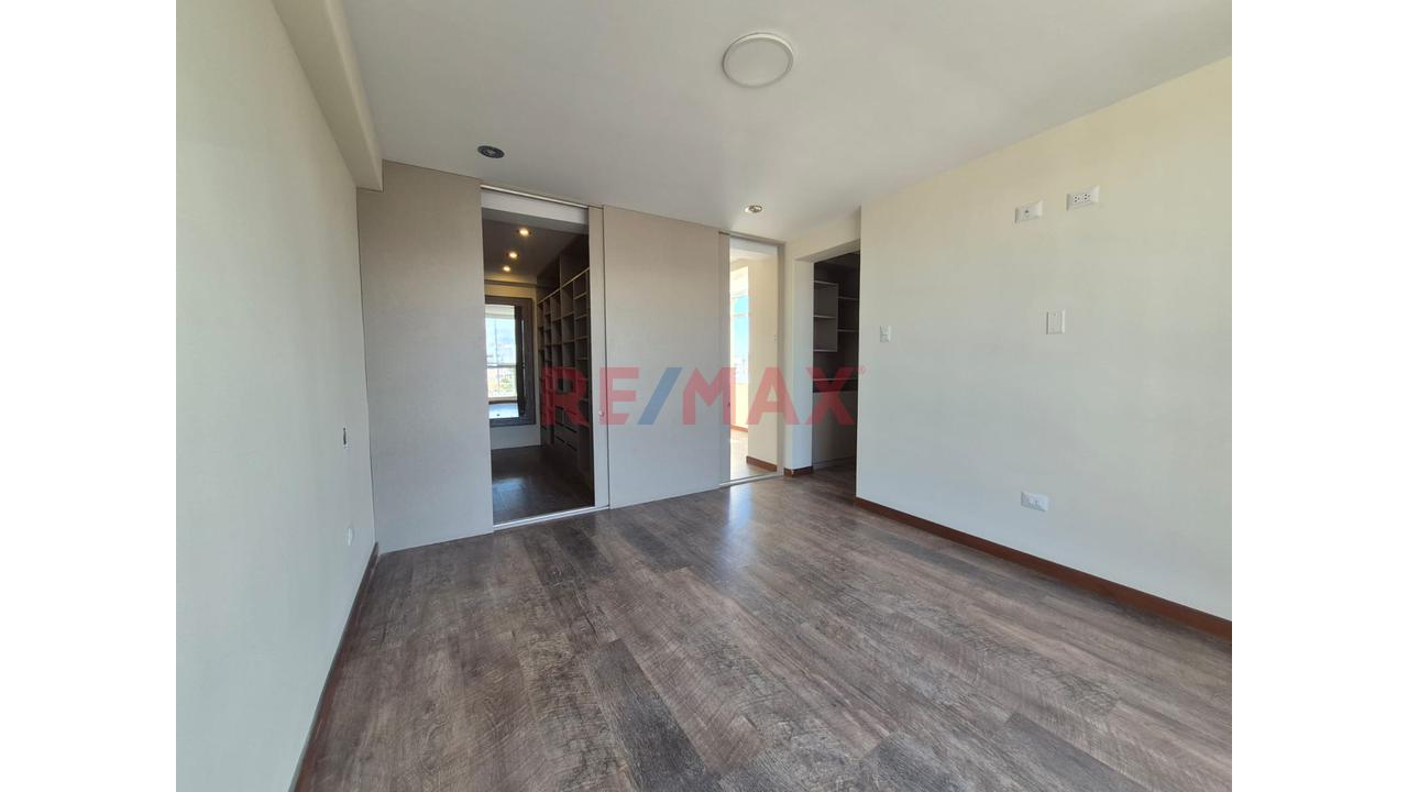 Exclusivo Dúplex En Esquina Frente A Parque Con Terraza Y Vista A Los Volcanes - 11