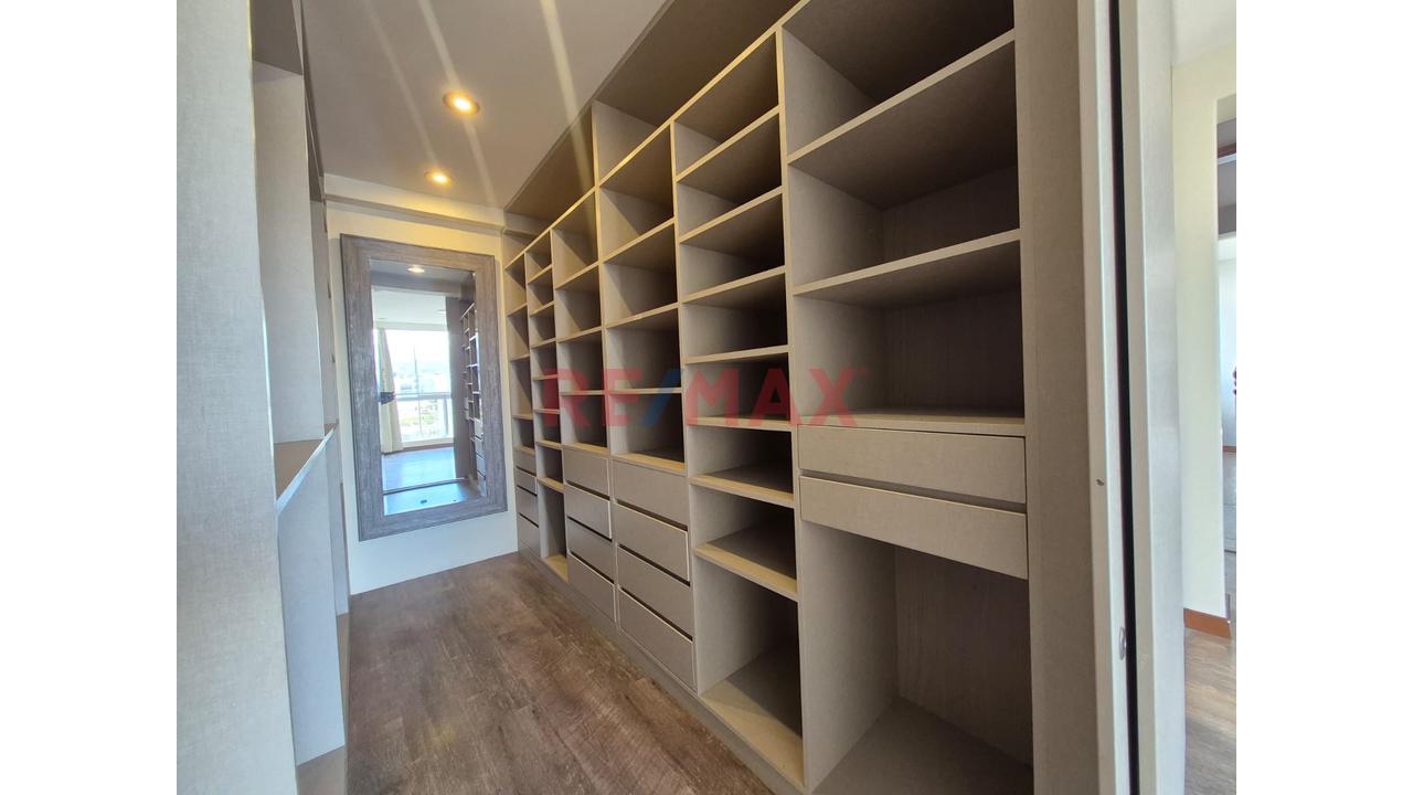 Exclusivo Dúplex En Esquina Frente A Parque Con Terraza Y Vista A Los Volcanes - 14
