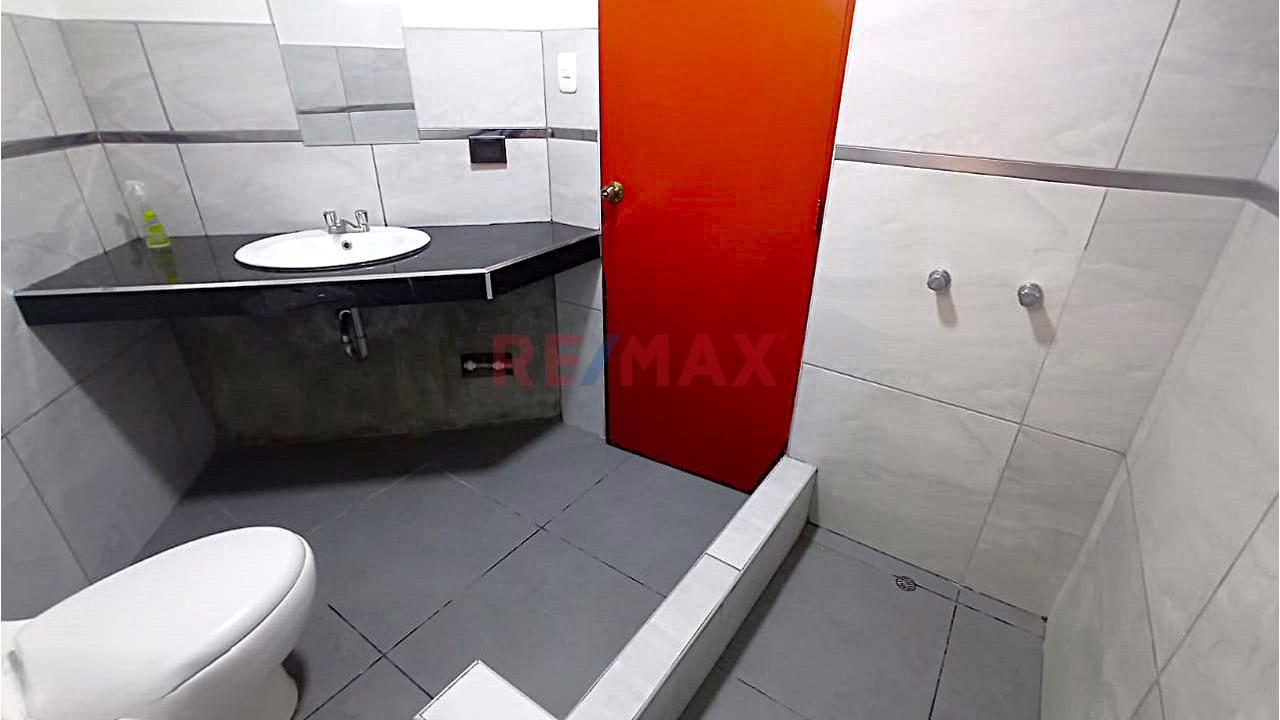 Alquiler De Departamento En Primer Piso Con Cochera  Y Dos Dormitorios — foto 15