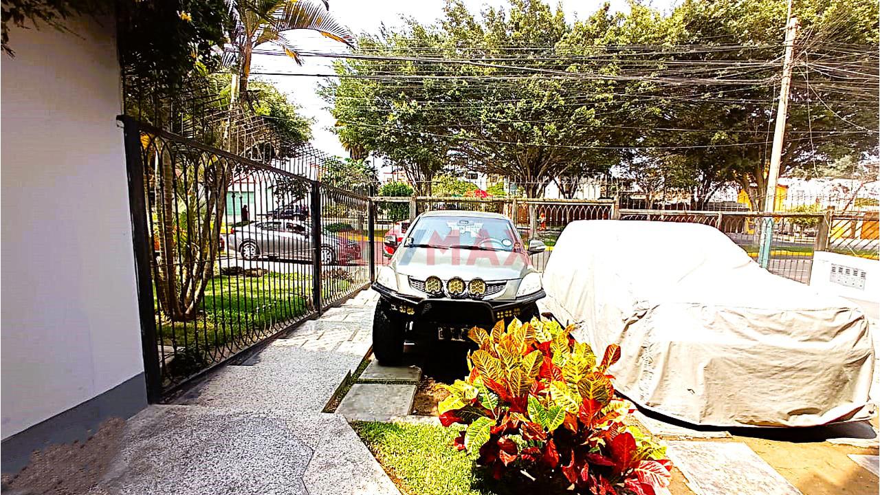 Alquiler De Departamento En Primer Piso Con Cochera  Y Dos Dormitorios — foto 13