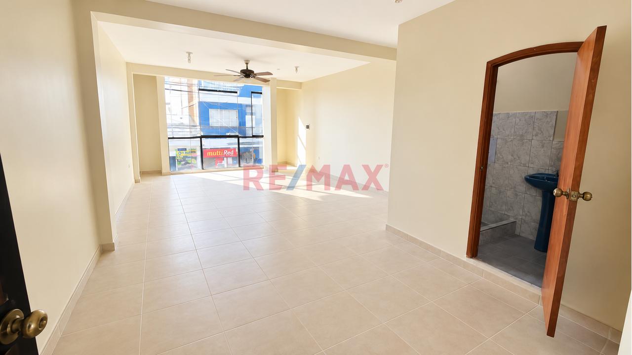 Vendo Edificio Comercial De 3 Niveles – Tarapoto - 5 Minutos Plaza De Armas - 8
