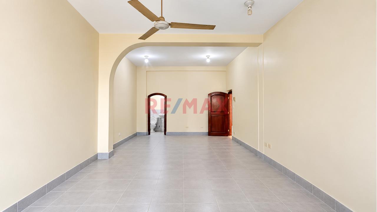Vendo Edificio Comercial De 3 Niveles – Tarapoto - 5 Minutos Plaza De Armas - 6