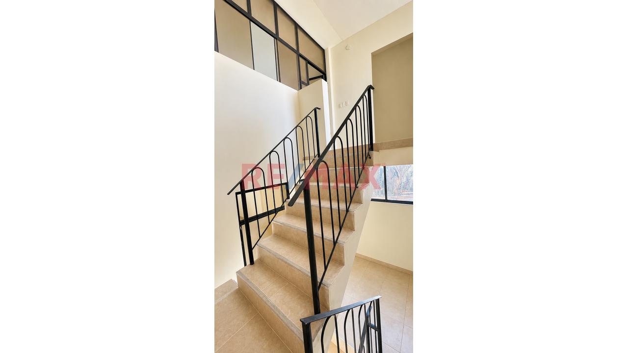 Vendo Edificio Comercial De 3 Niveles – Tarapoto - 5 Minutos Plaza De Armas - 7