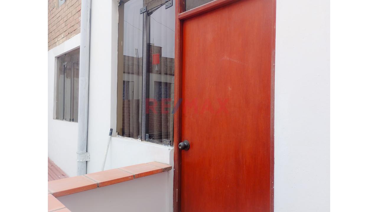 Se Alquila Minidepartamento Cerca De La U. San Martin De Porres En La Ensenada, La Molina — foto 2