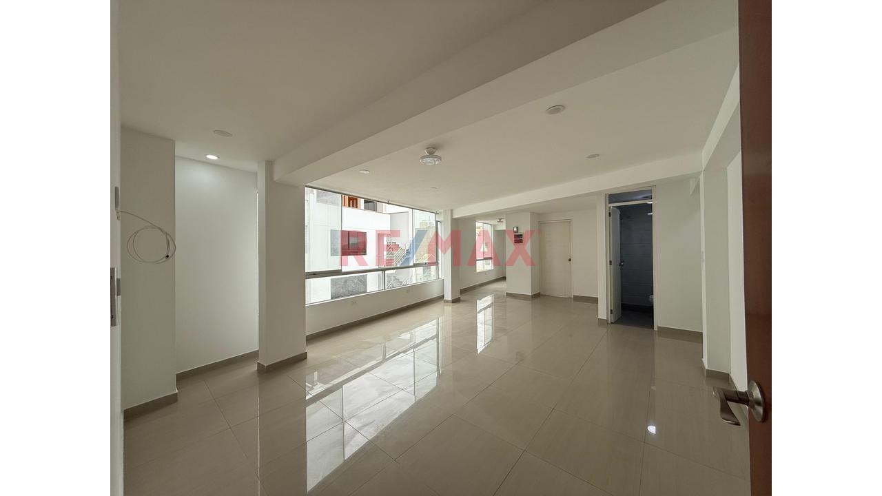 Alquiler Dpto 4To Piso 80M2 Surco - S/. 2100 — foto 7