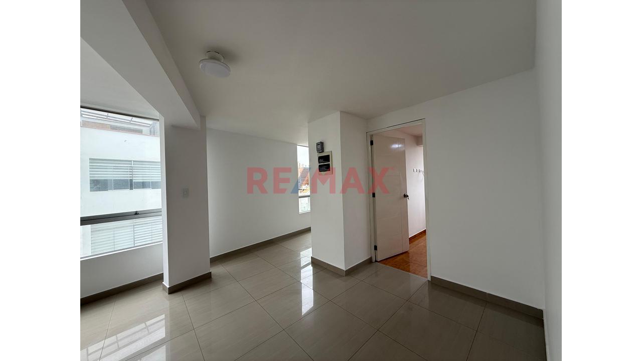 Alquiler Dpto 4To Piso 80M2 Surco - S/. 2100 — foto 11