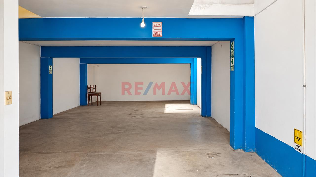 🏢 Local Comercial De 3 Pisos En Venta – San Juan De Miraflores - 2