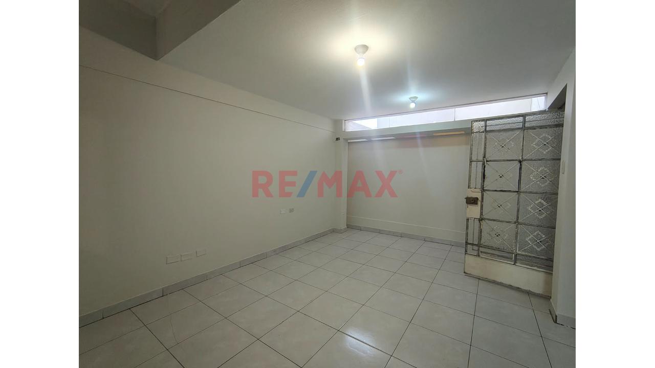 Se Alquila Minidepartamento En 3Er Piso, 2Dor-1Baño - 4