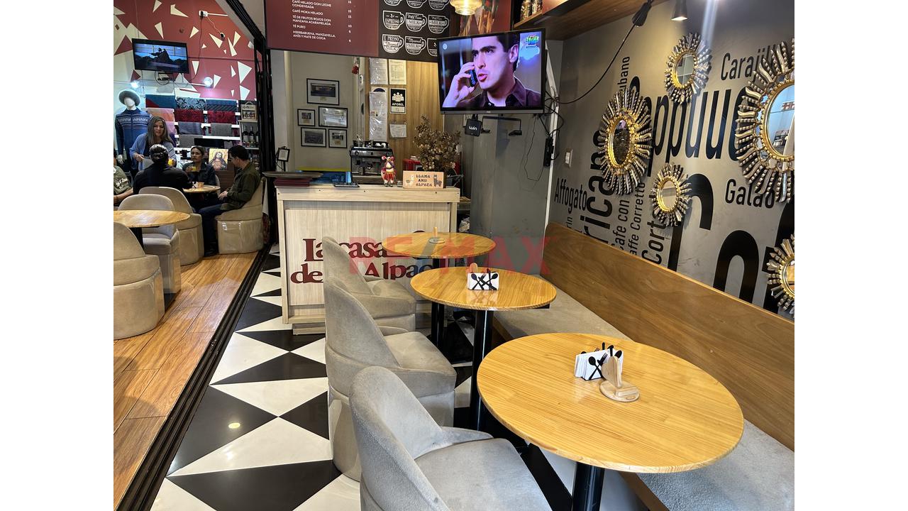 📍 **Se Alquila Local Comercial En Miraflores** - 8