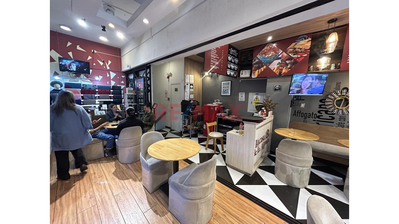 📍 **Se Alquila Local Comercial En Miraflores** - 6