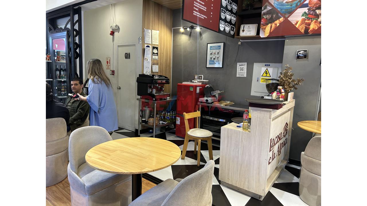 📍 **Se Alquila Local Comercial En Miraflores** - 3
