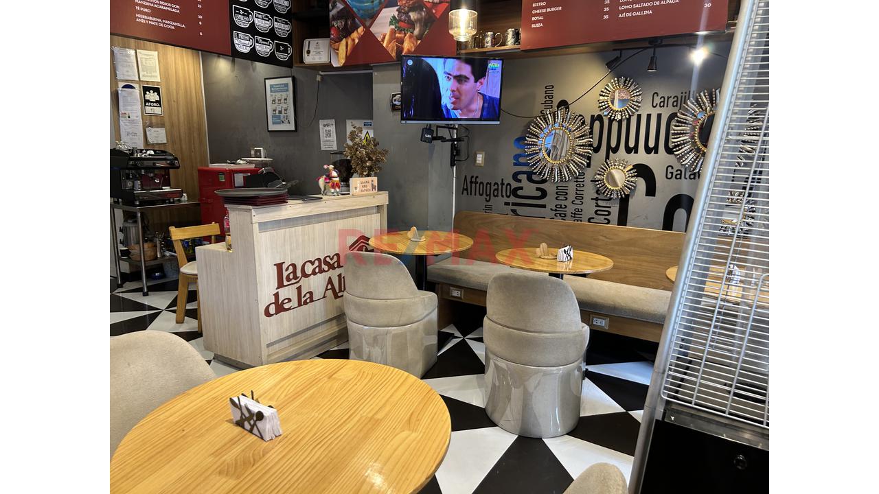 📍 **Se Alquila Local Comercial En Miraflores** - 12